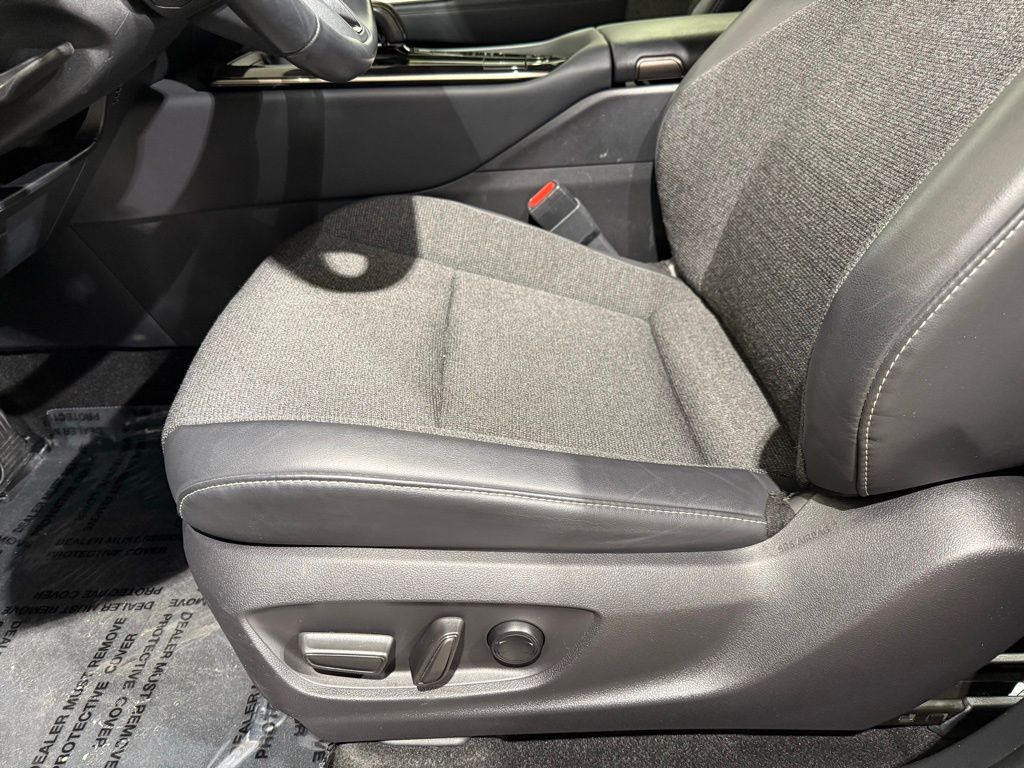 Thumbnail: 2024 Toyota Crown - 13