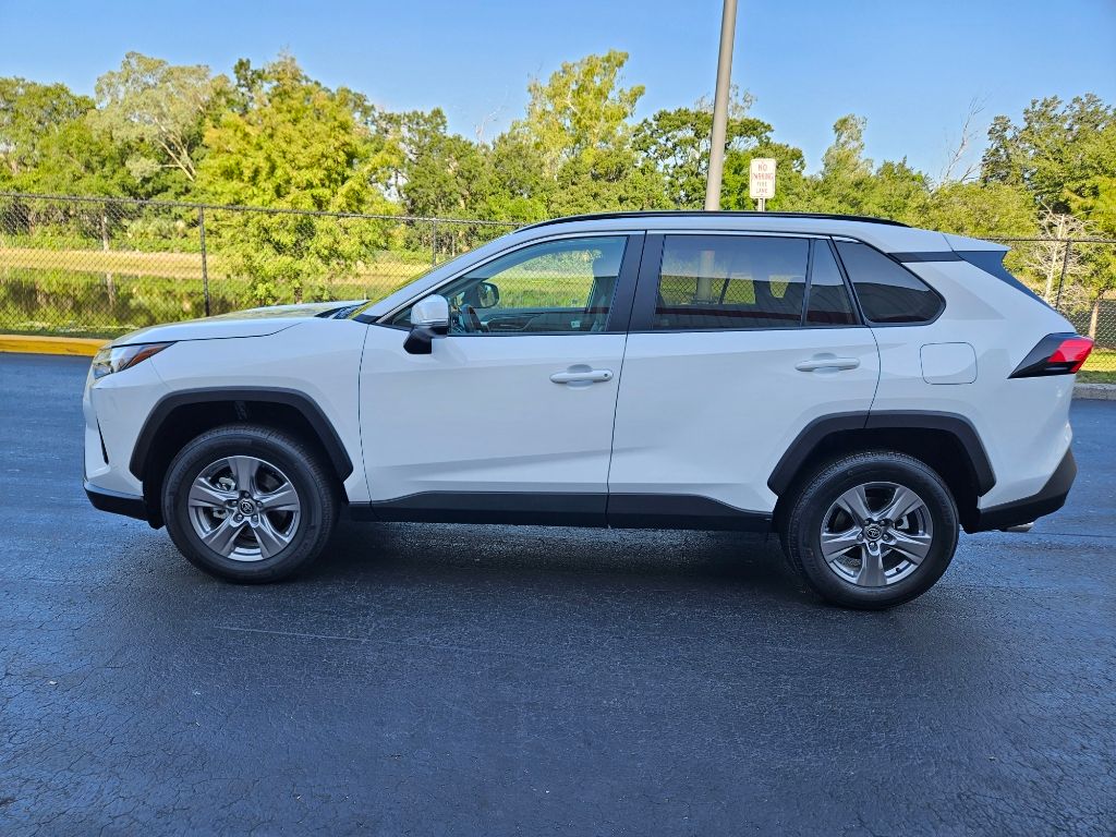 2024 Toyota RAV4 XLE 2