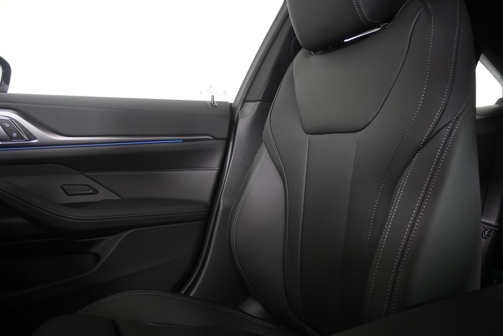 Thumbnail: 2026 BMW i4 - 22