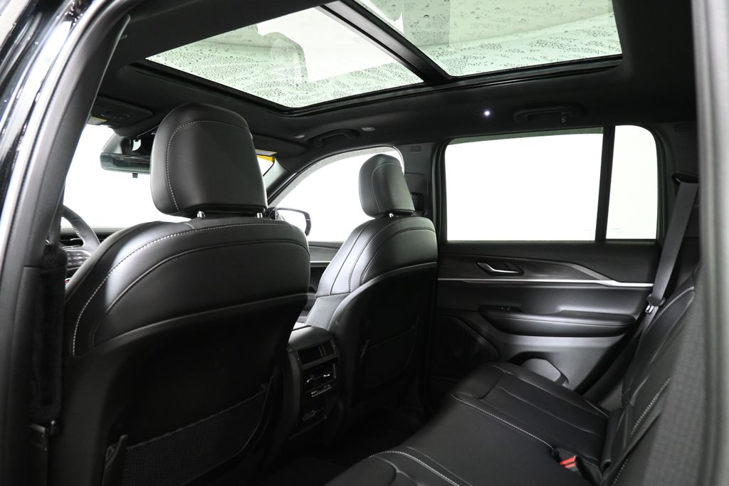 Thumbnail: 2025 Jeep Grand Cherokee - 6