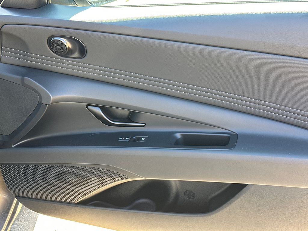2026 Hyundai Elantra SEL Sport - 11