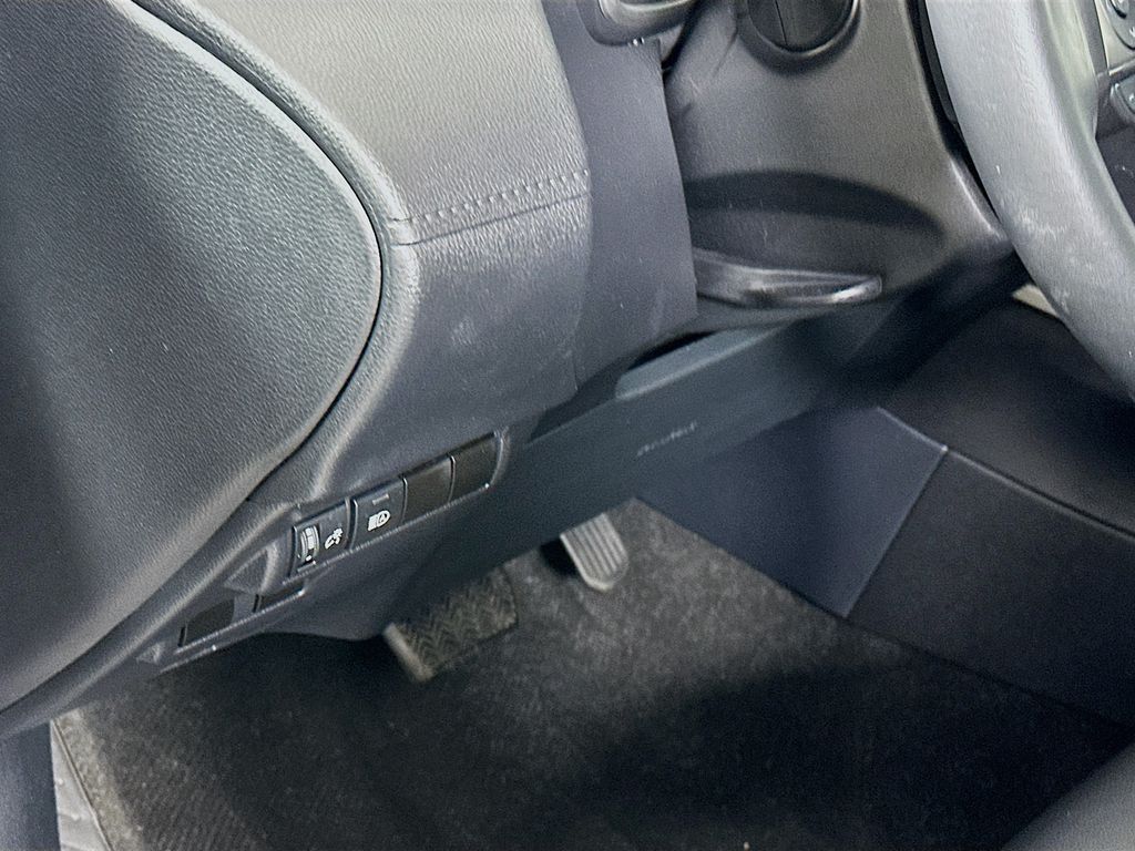 Thumbnail: 2025 Toyota Corolla Cross - 10