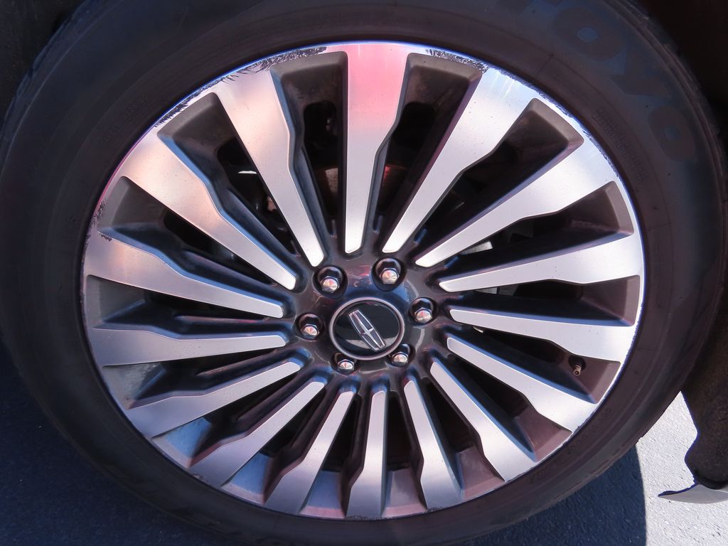 Thumbnail: 2019 Lincoln Navigator - 18