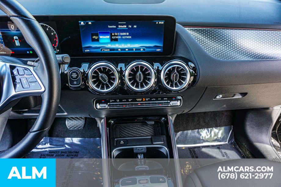 Used 2025 Black Mercedes-Benz GLA 250 image 39