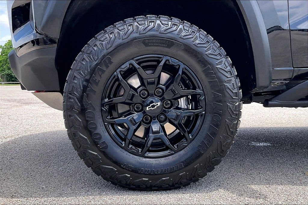 Used 2025 Chevrolet Colorado ZR2 4D Crew Cab