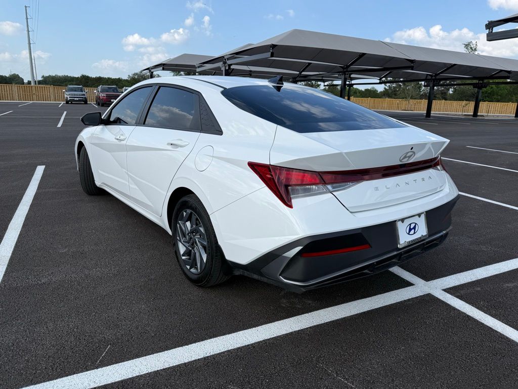 Thumbnail: 2024 Hyundai Elantra - 7