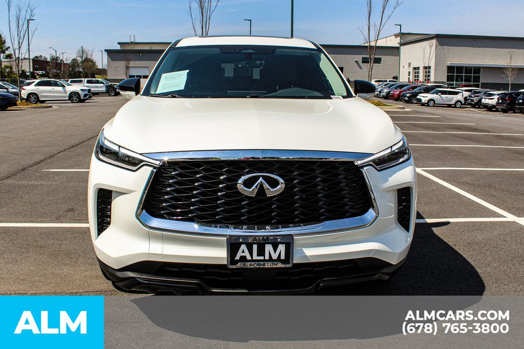 Used 2024 White INFINITI PURE image 10