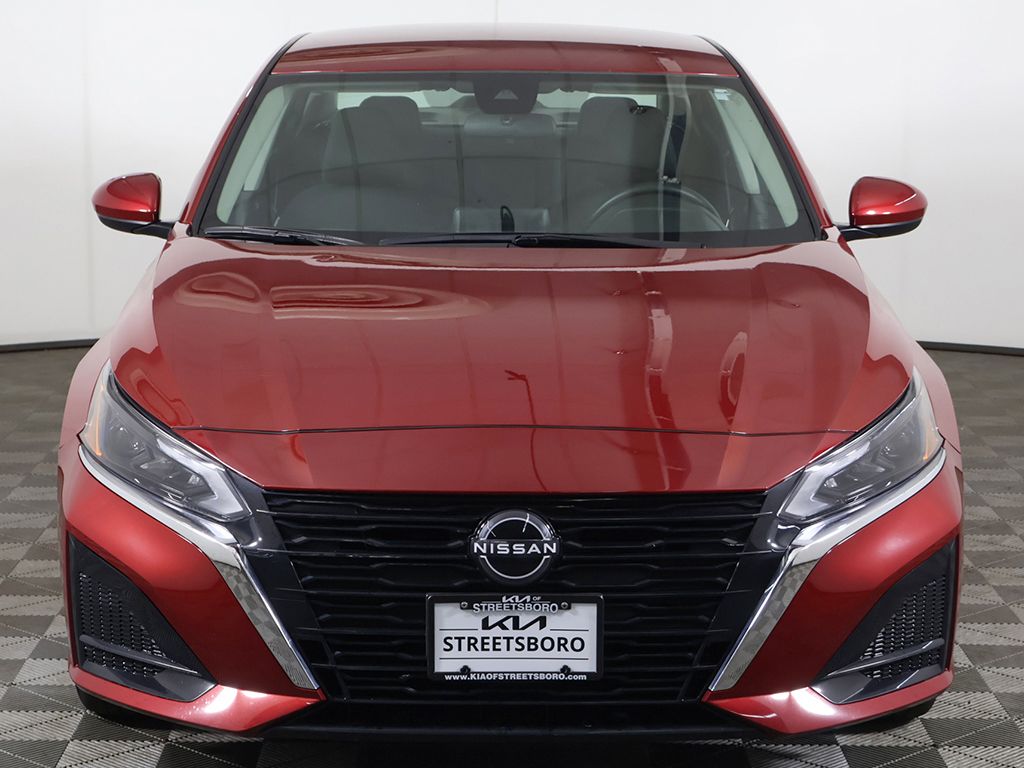Used 2023 Red Nissan 2.5 SV image 8
