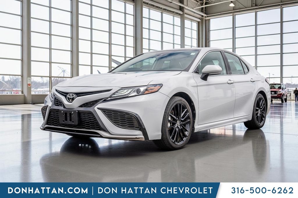 Ice 2024 Toyota Camry Sedan Front-Wheel Drive 8-Speed Automatic