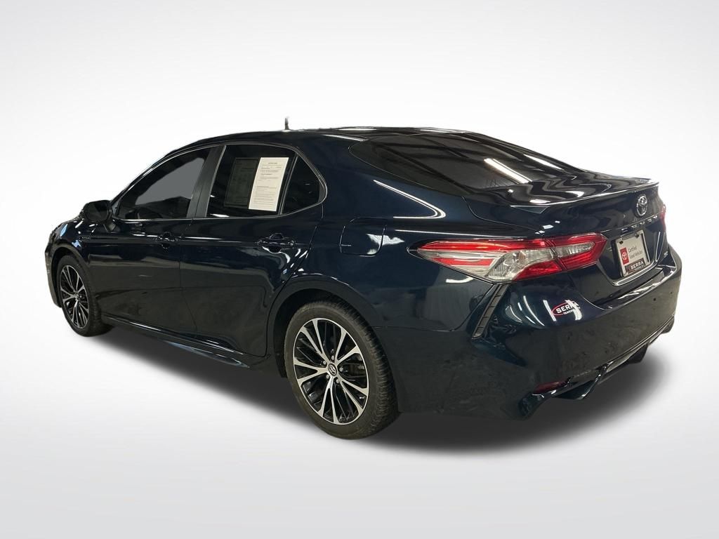 Certified Used 2018  Toyota SE image 3