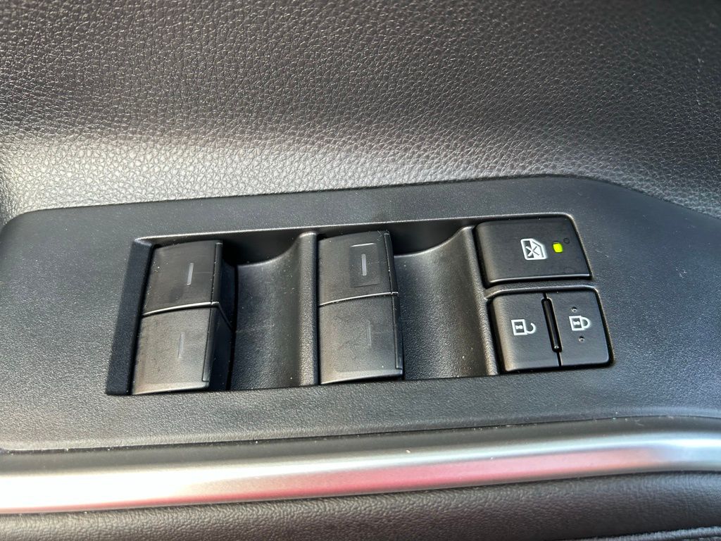 2024 Toyota Highlander XLE 17