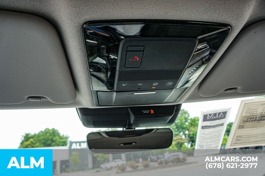 Used 2025 Silver Mitsubishi SE image 35