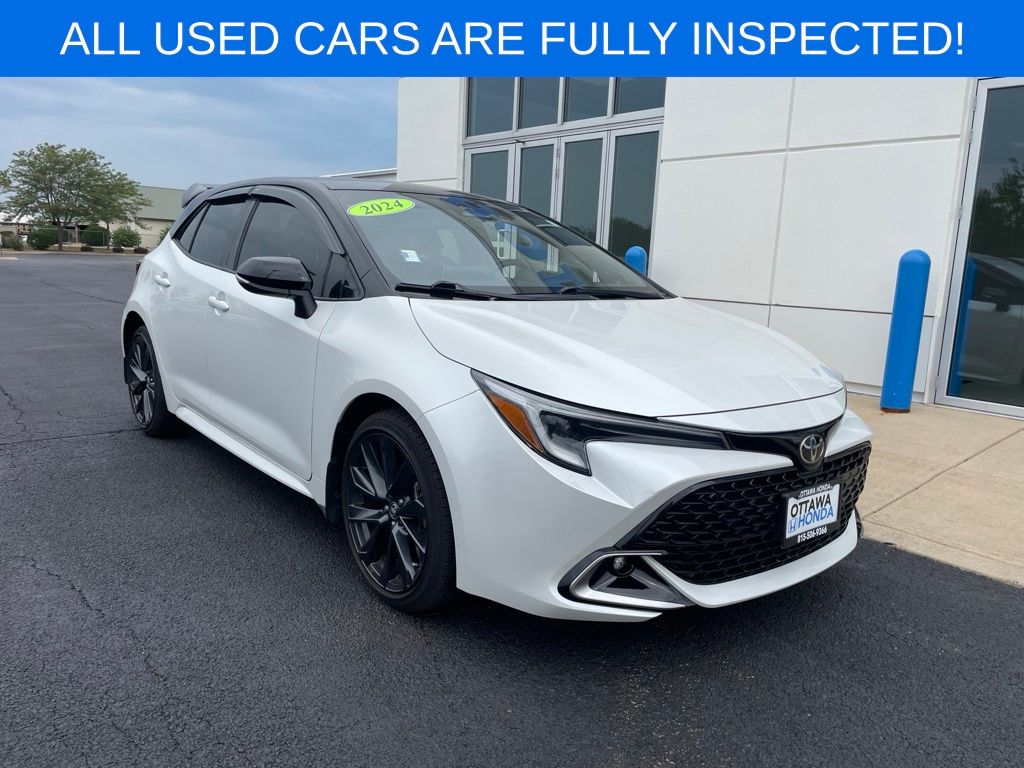 Wind Chill Pearl/Midnight Black Metallic 2024 Toyota Corolla Hatchback Hatchback Front-Wheel Drive Continuously Variable Transmission