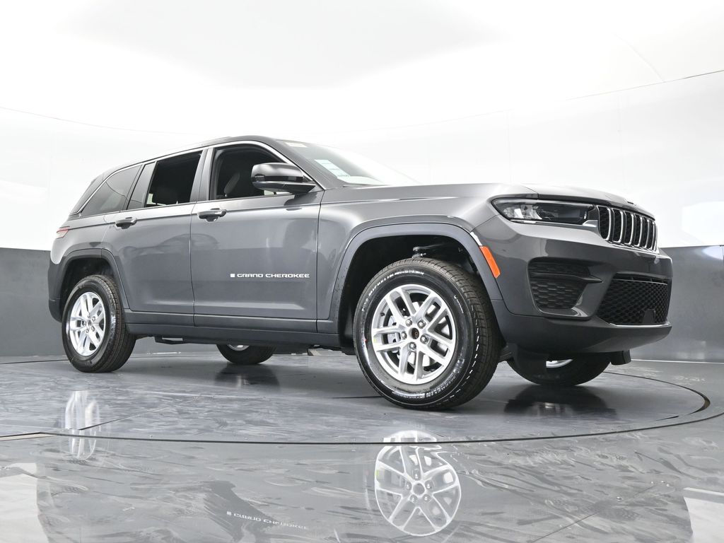 New 2026 Baltic Gray Metallic Clearcoat Jeep Laredo image 60