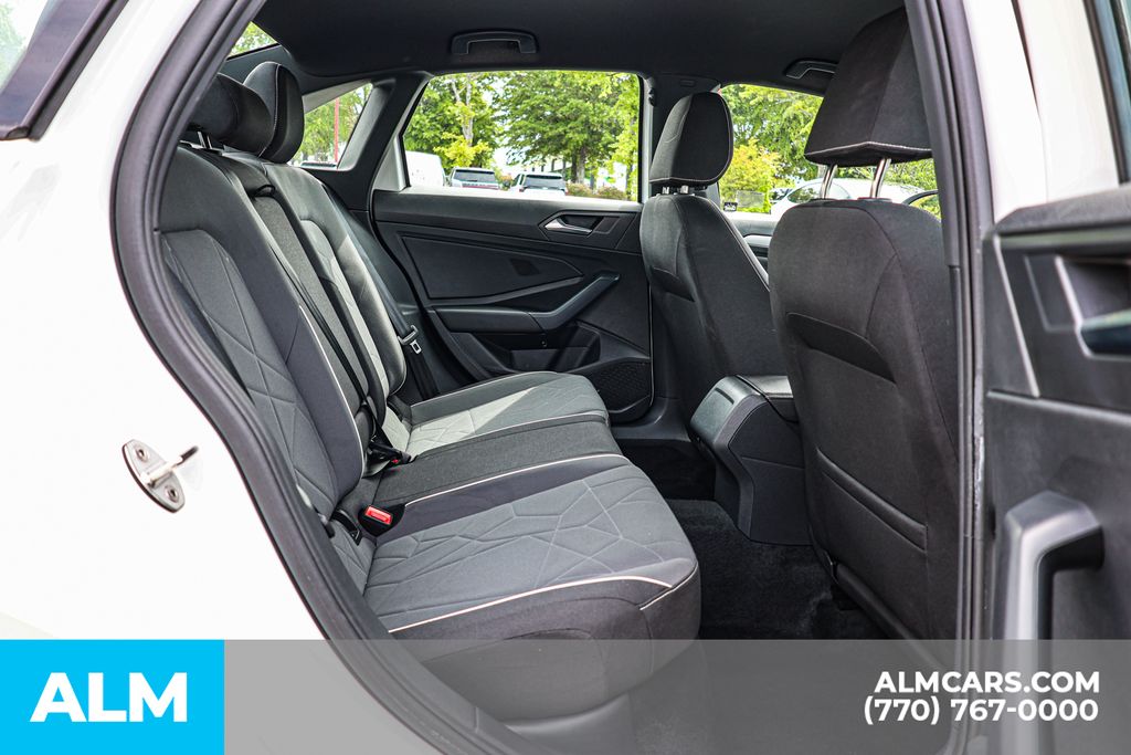 Used 2025 White Volkswagen 1.5T Sport image 22