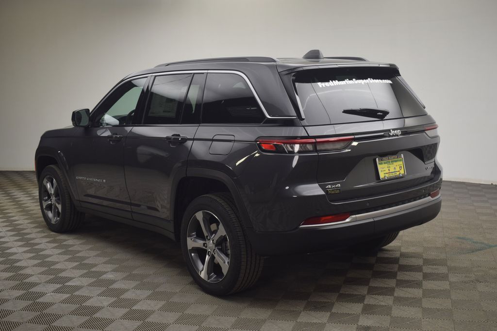 new 2026 Jeep Grand Cherokee car, priced at $40,393