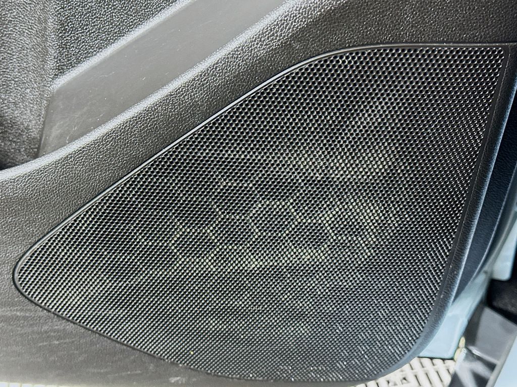 Thumbnail: 2022 Chevrolet Bolt EV - 18