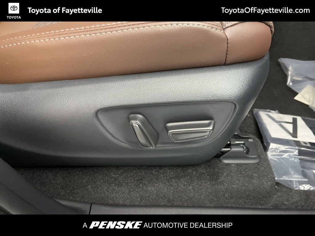 Thumbnail: 2025 Toyota Land Cruiser - 8