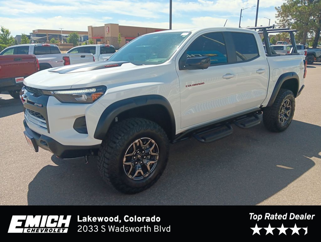 Summit White 2025 Chevrolet Colorado Pickup Truck Four-Wheel Drive 8-Speed Automatic
