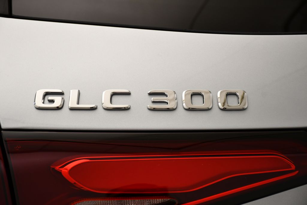 Thumbnail: 2026 Mercedes-Benz GLC - 9