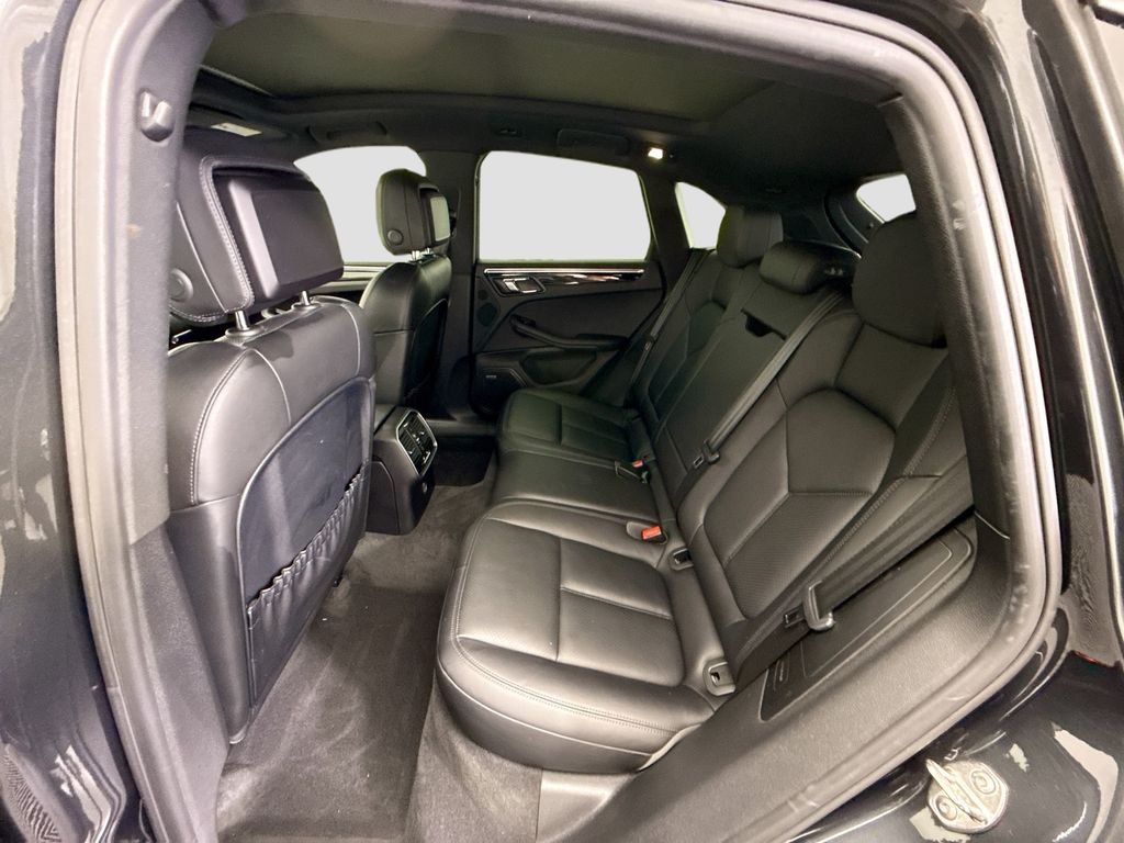 Thumbnail: 2017 Porsche Macan - 19