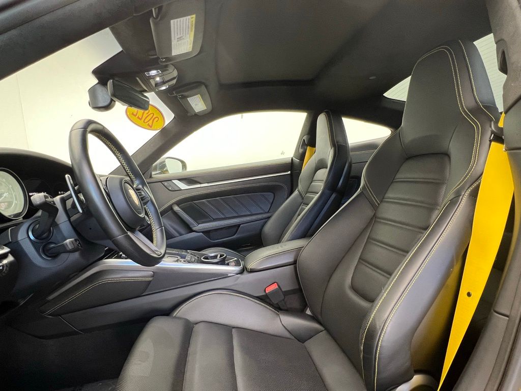 Thumbnail: 2022 Porsche 911 - 5