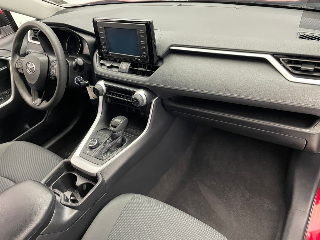 2021 Toyota RAV4 LE 15