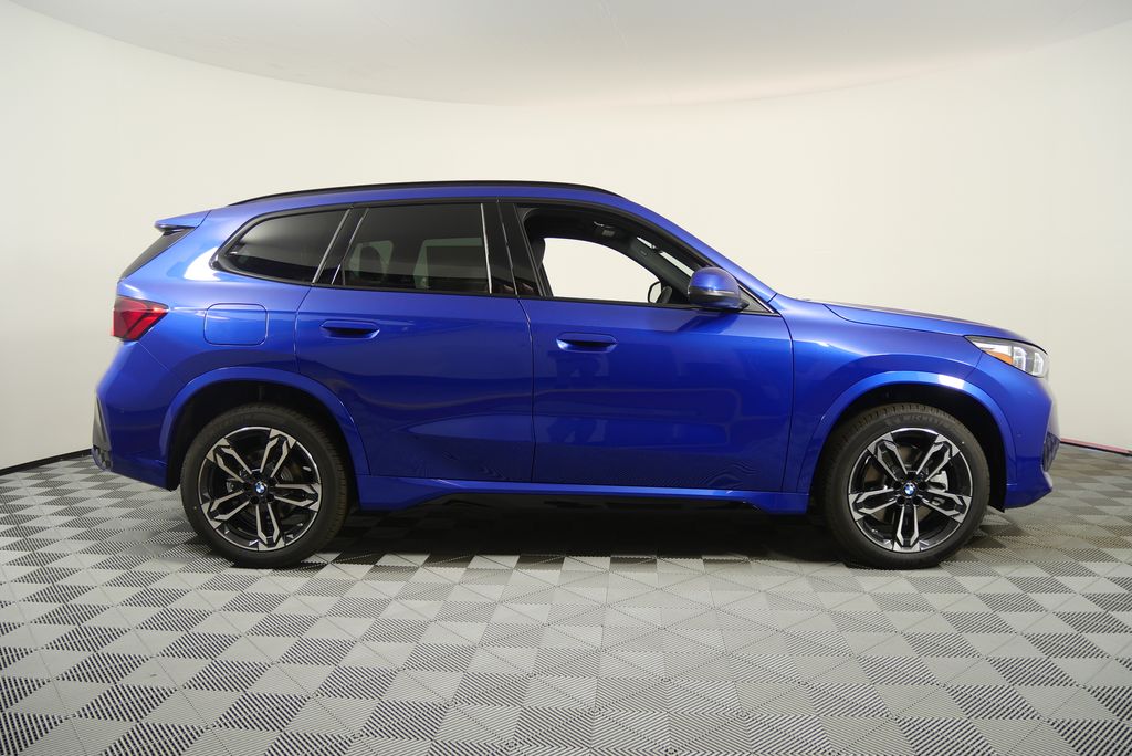 Thumbnail: 2025 BMW X1 - 2