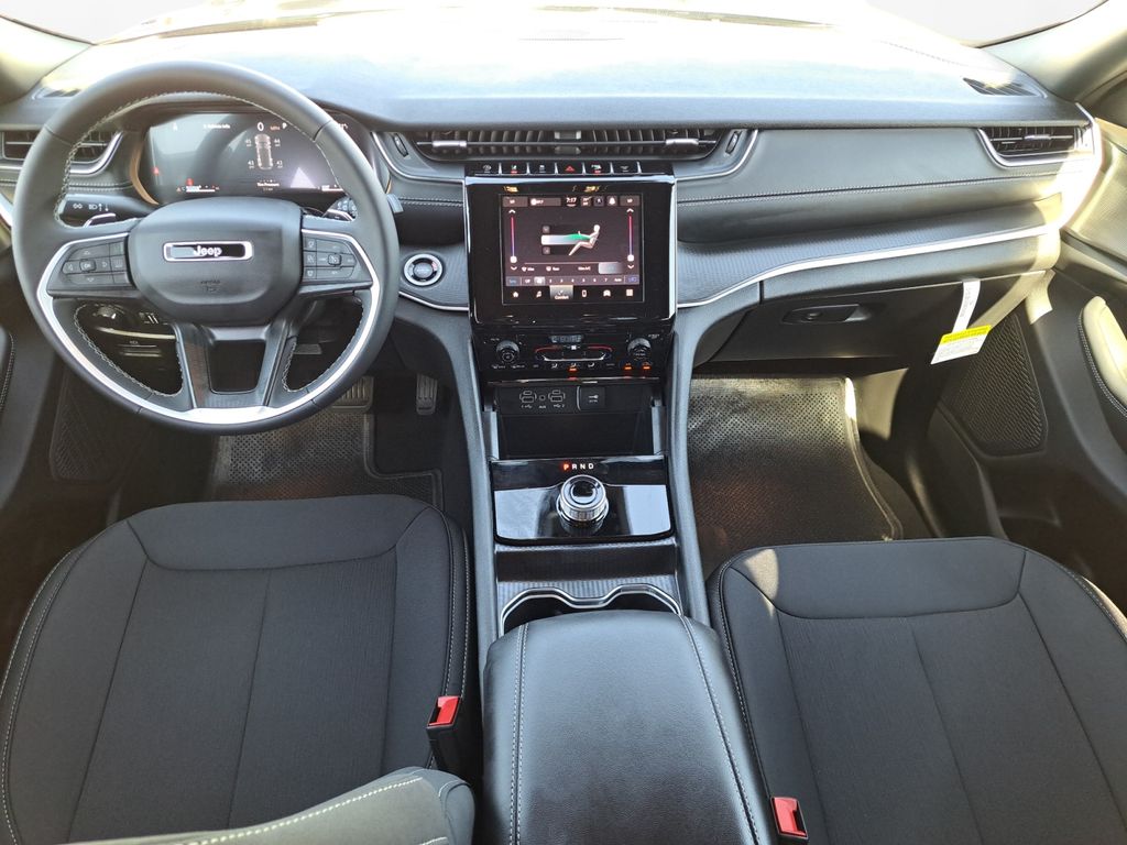 New Car 2025 Jeep Grand Cherokee  Laredo For Sale Under $35,000 In Austin, Texas