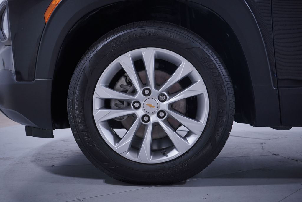 Thumbnail: 2021 Chevrolet TrailBlazer - 2
