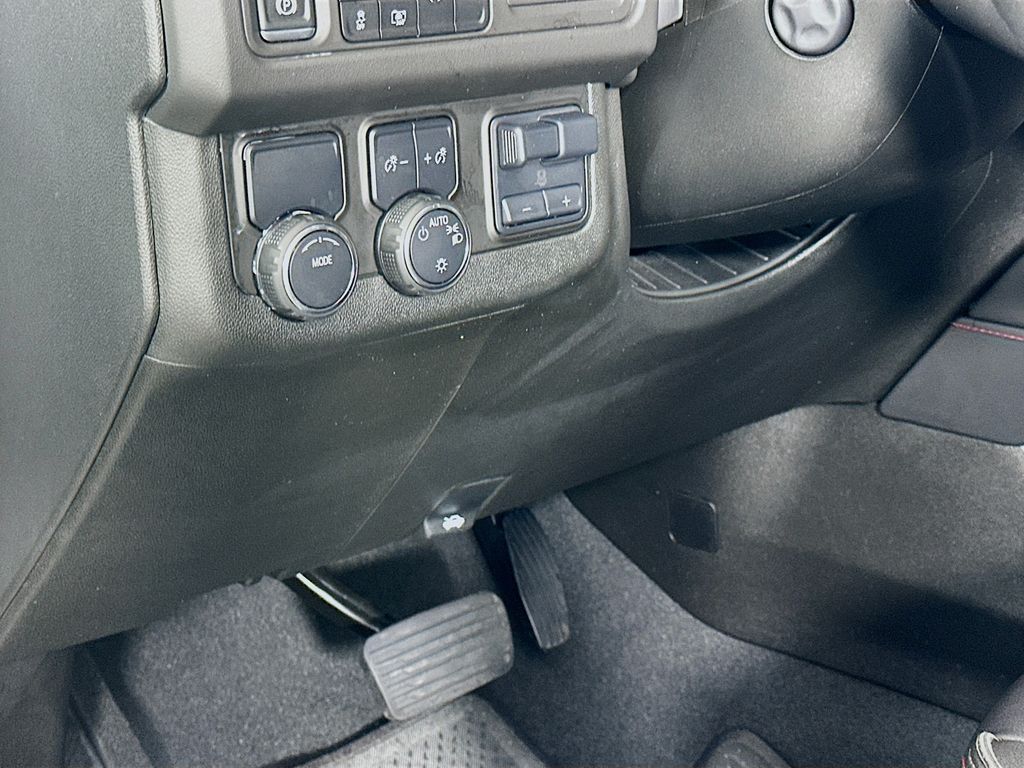 Thumbnail: 2024 Chevrolet Tahoe - 10