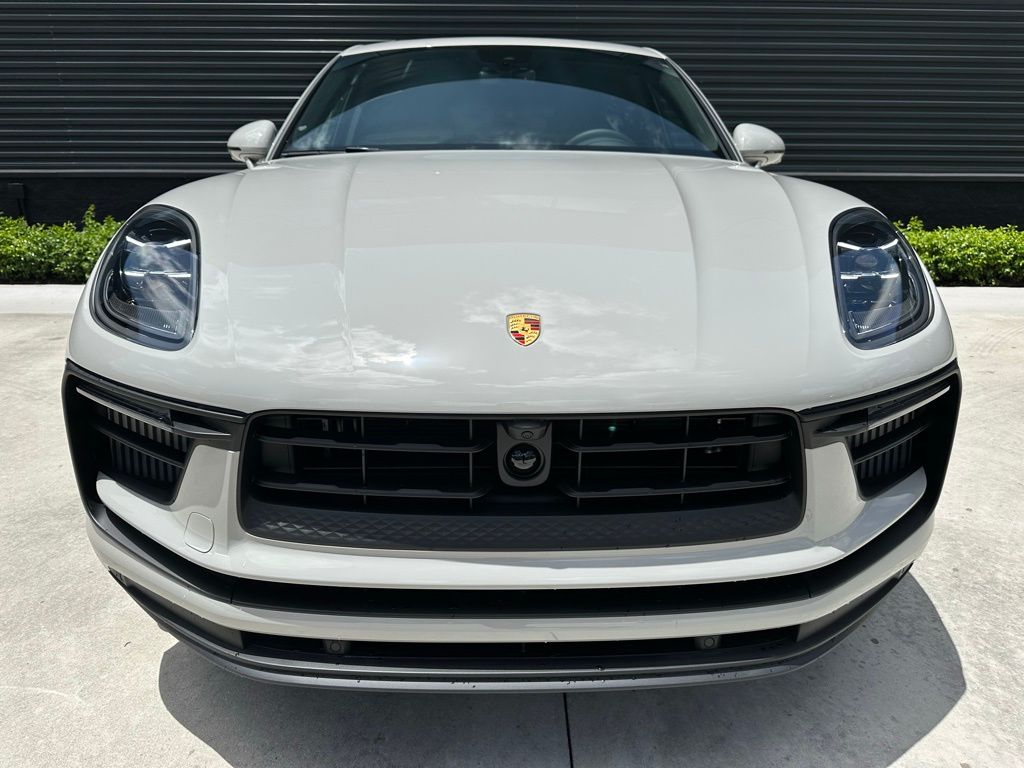 Thumbnail: 2025 Porsche Macan - 7