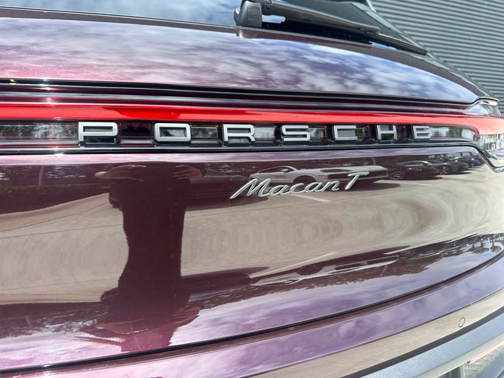 Thumbnail: 2026 Porsche Macan - 14