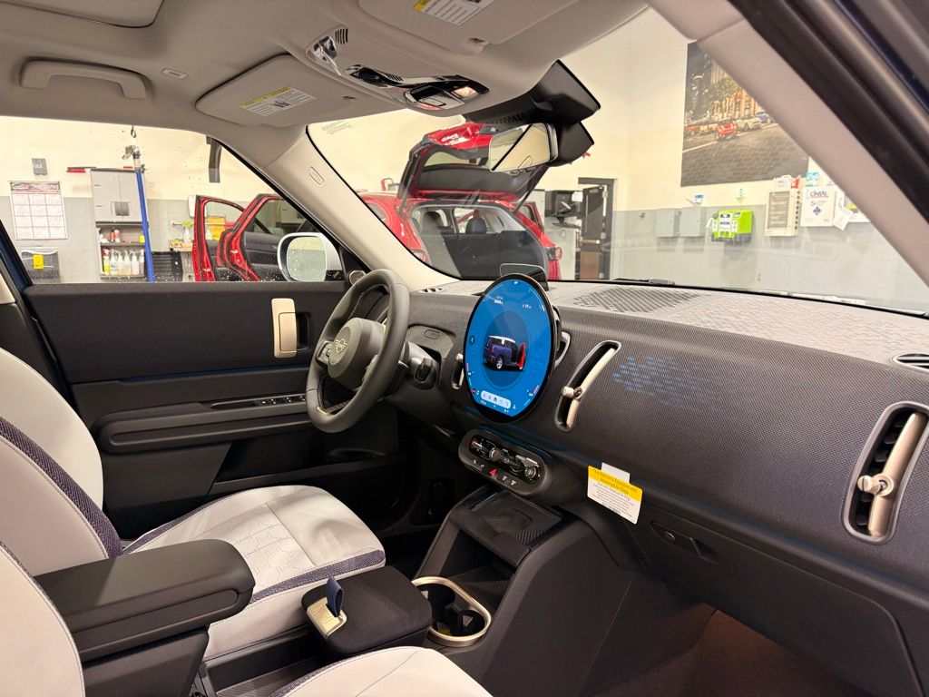 Thumbnail: 2025 MINI Cooper Countryman - 28