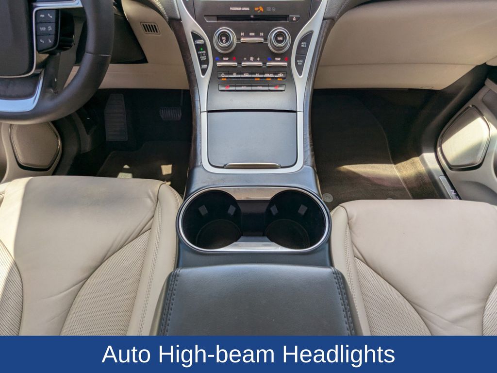 2019 Lincoln Nautilus Select