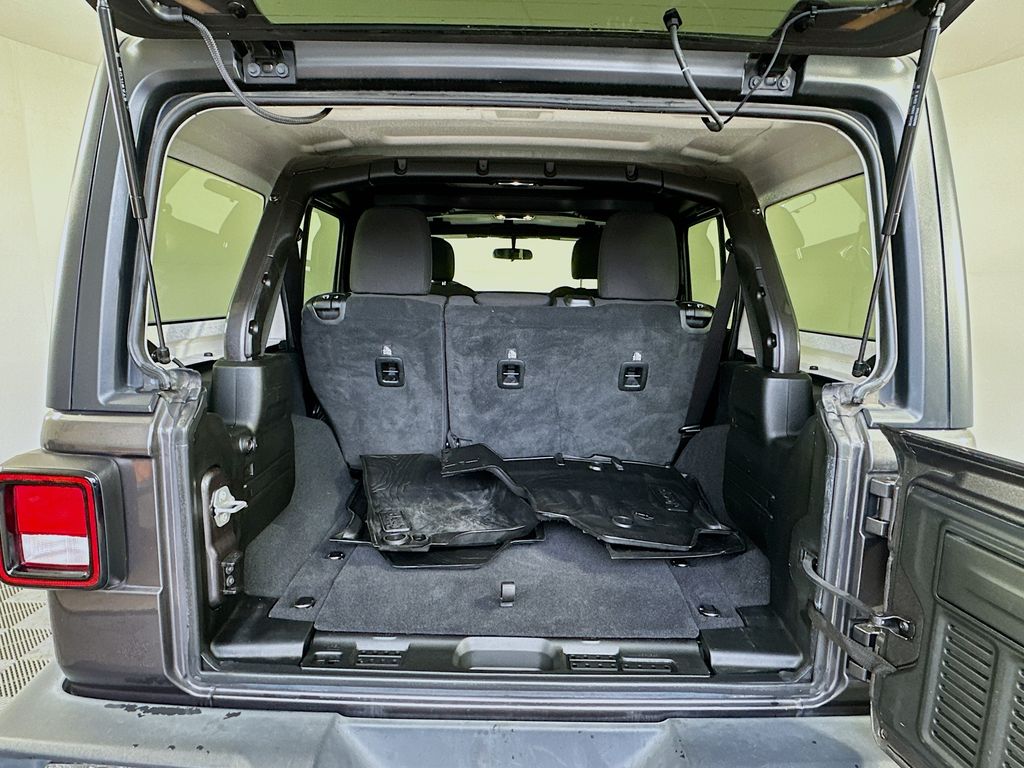 Thumbnail: 2020 Jeep Wrangler - 25