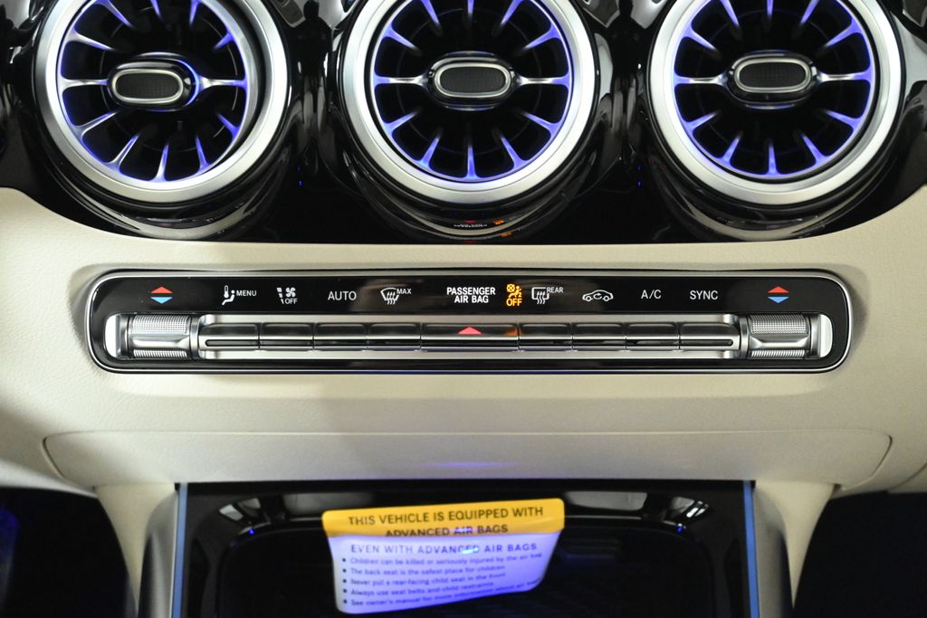 2025 Mercedes-Benz GLA 250 4MATIC 18