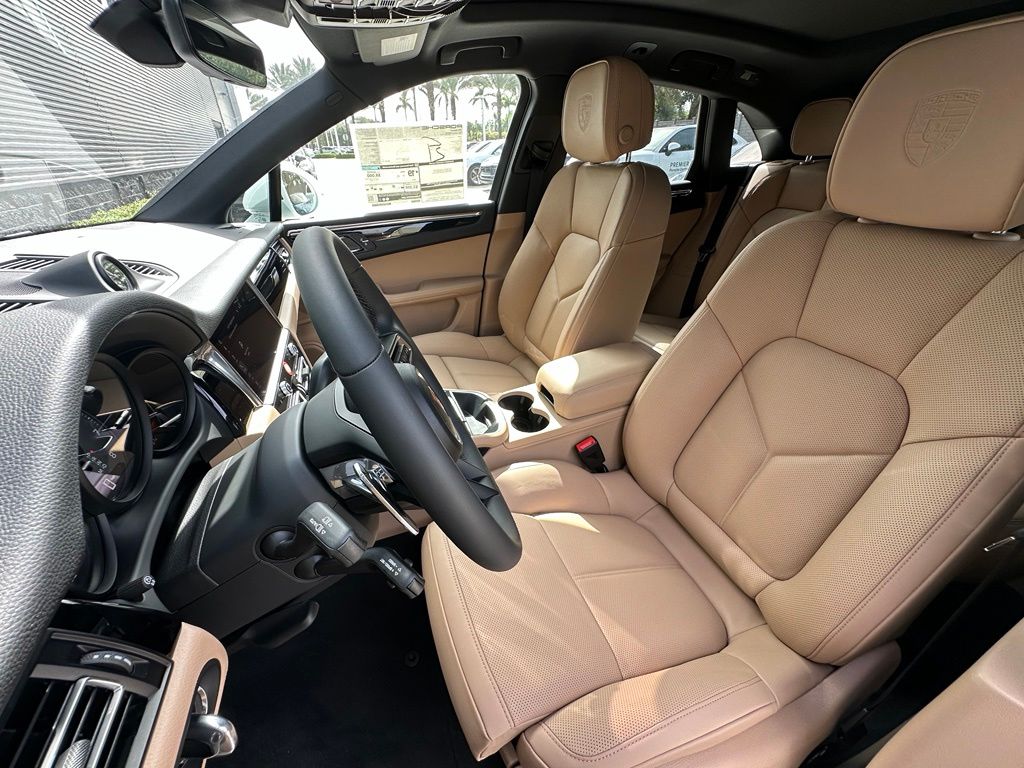Thumbnail: 2026 Porsche Macan - 5