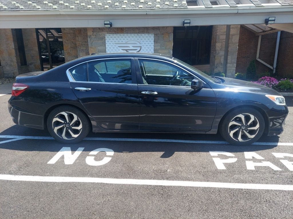 Certified Used 2016 Black Honda EX image 5