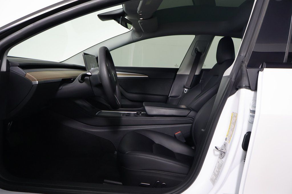 Thumbnail: 2023 Tesla Model 3 - 10