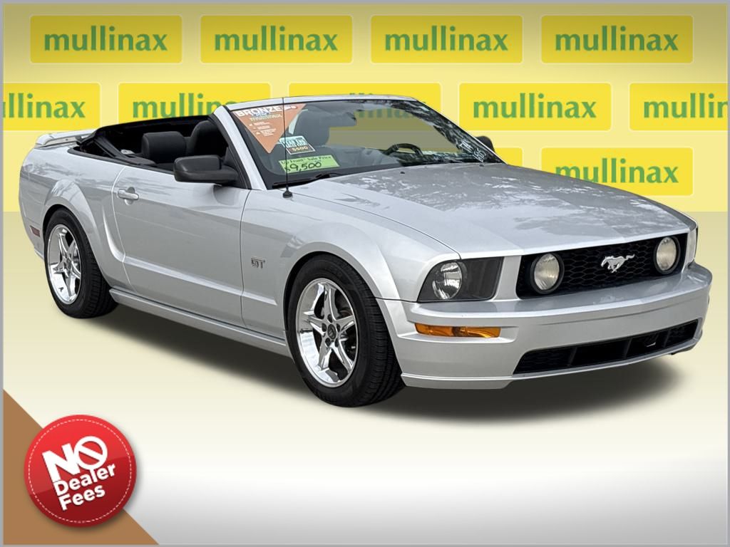 2006 Ford Mustang GT Deluxe's photo