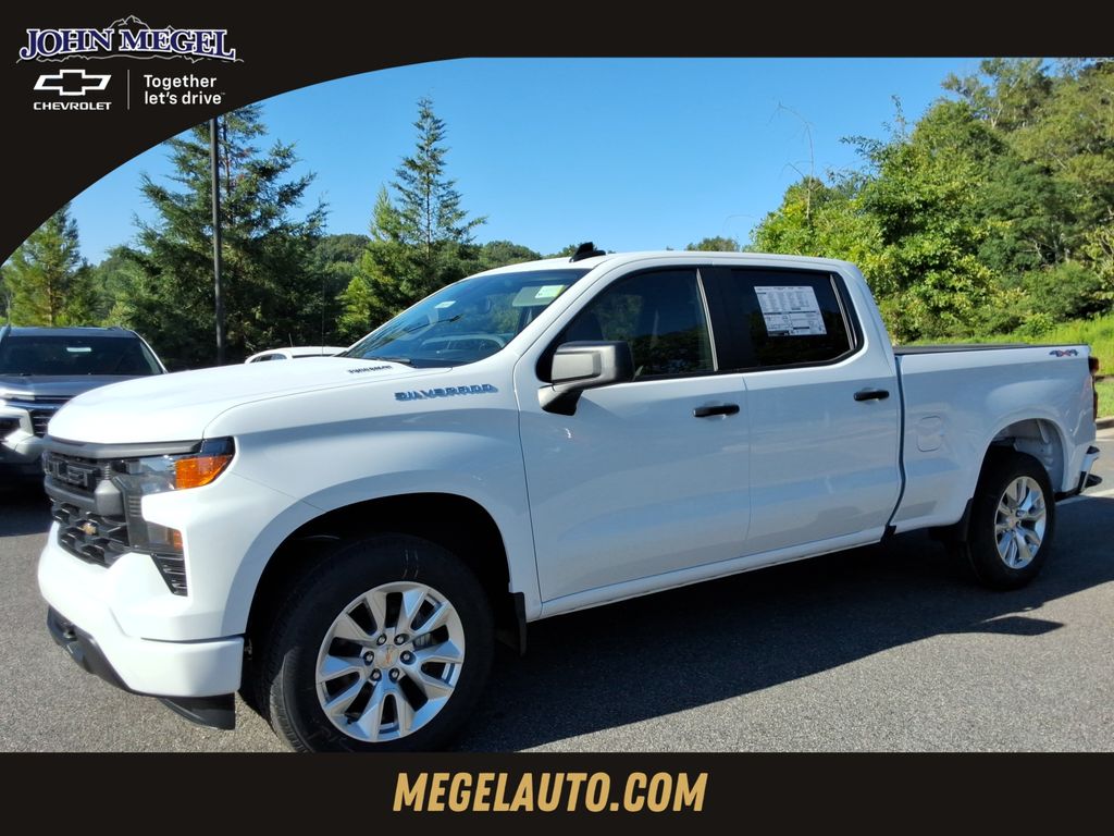 Summit White 2026 Chevrolet Silverado 1500 Custom Crew Cab 4WD Pickup Truck Four-Wheel Drive 8-Speed Automatic