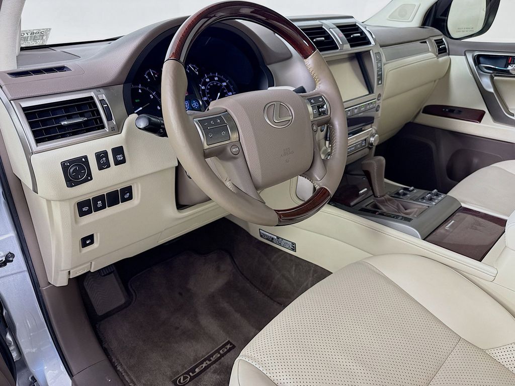 Thumbnail: 2015 Lexus GX - 9