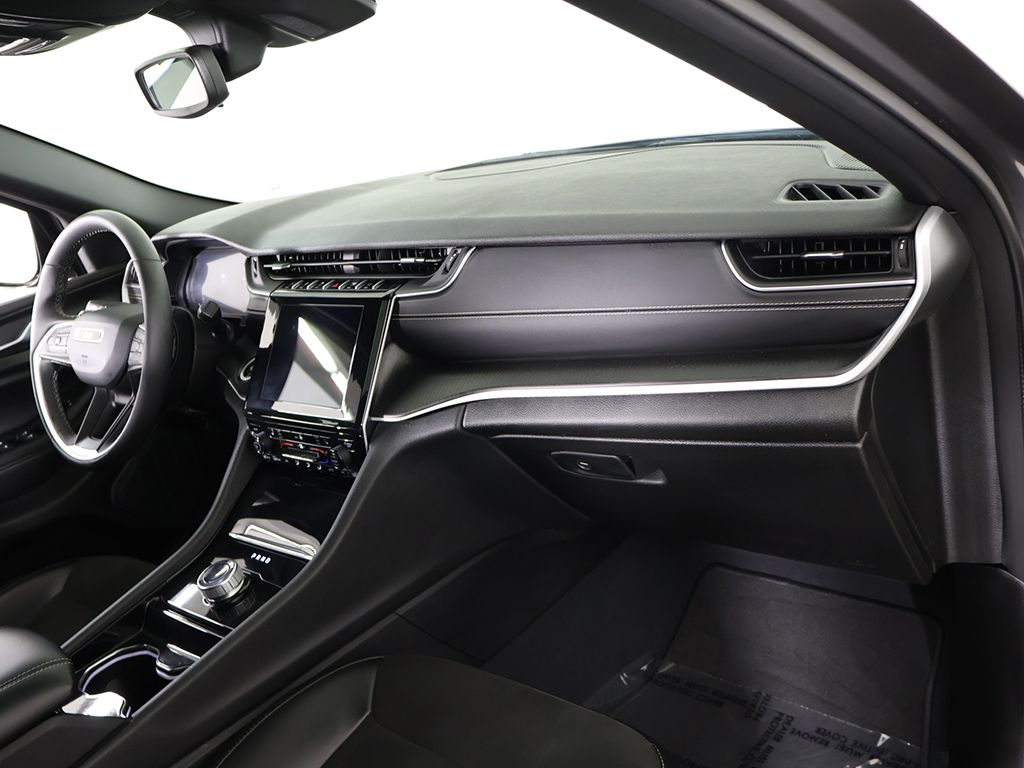 Used 2023 Gray Jeep Altitude image 29