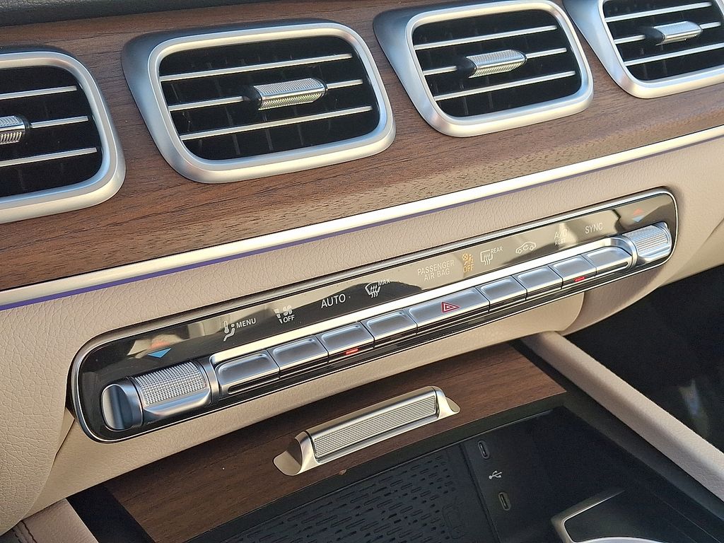 Thumbnail: 2025 Mercedes-Benz GLE - 16