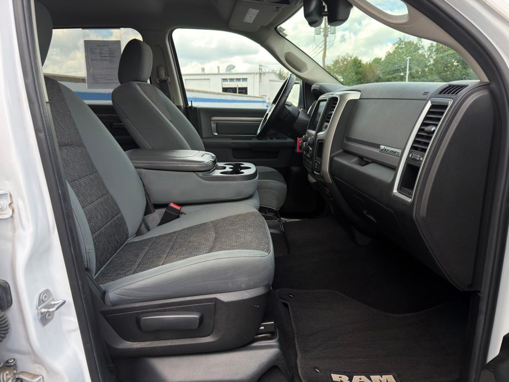 Thumbnail: 2019 RAM 1500 Classic - 23