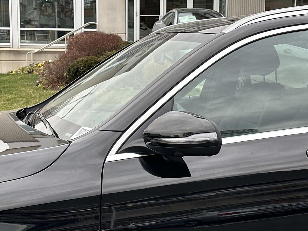 Thumbnail: 2020 Mercedes-Benz GLC - 13