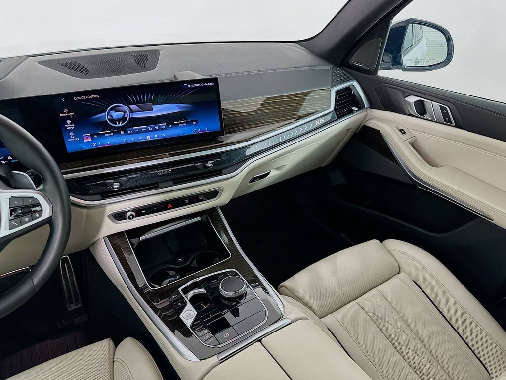 Thumbnail: 2024 BMW X5 - 23