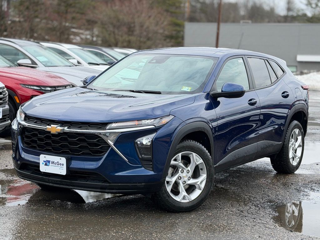 Blue Glow Metallic 2024 Chevrolet Trax LS FWD SUV / Crossover Front-Wheel Drive 6-Speed Automatic