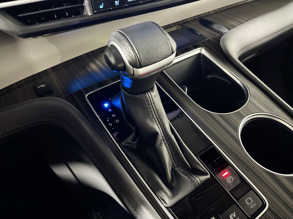 2023 Toyota Sienna Limited